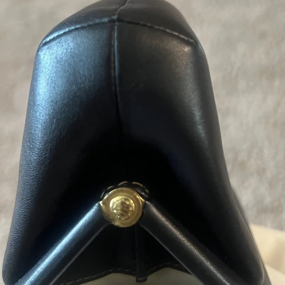 Kiss lock Coin Case - Picture 6 of 9